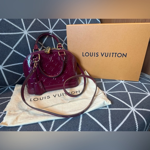 Louis Vuitton Vernis Alma BB with dust bag, strap and box. Comes with COA. - Picture 1 of 15